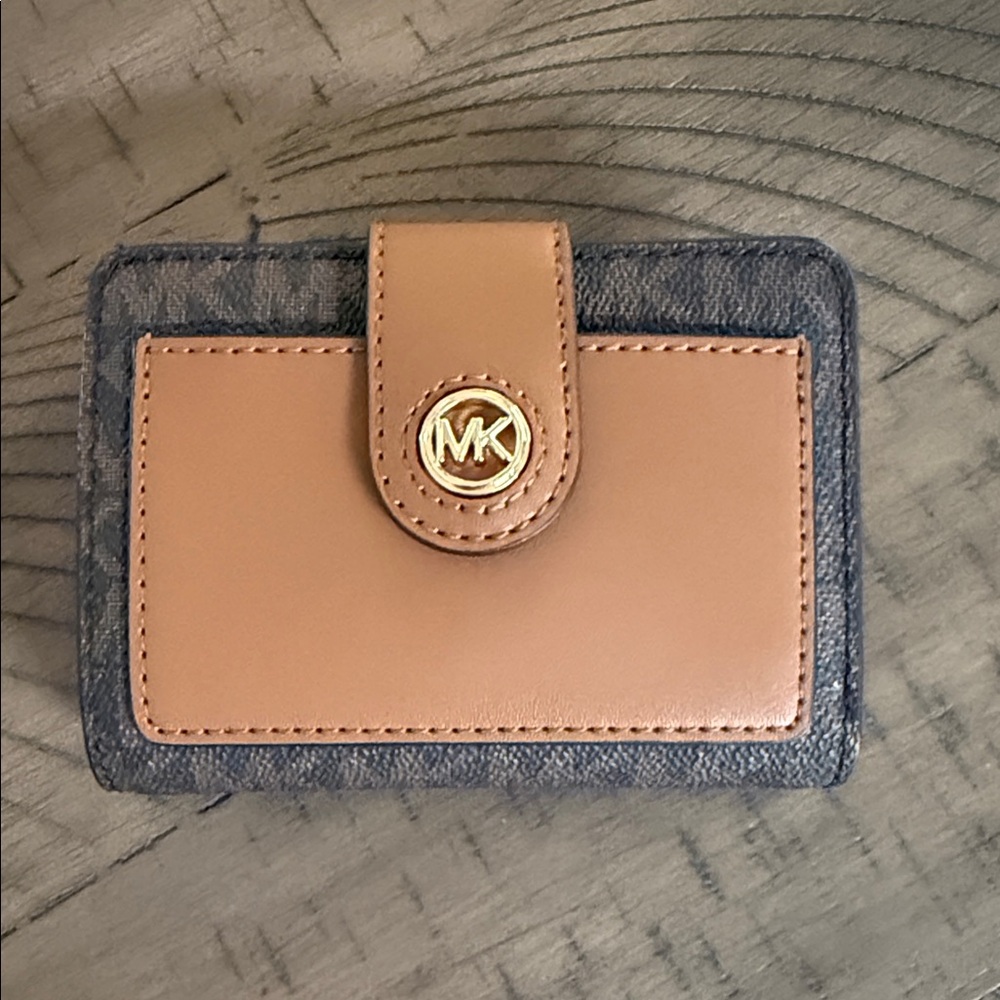 Michael Kors Wallet NWT